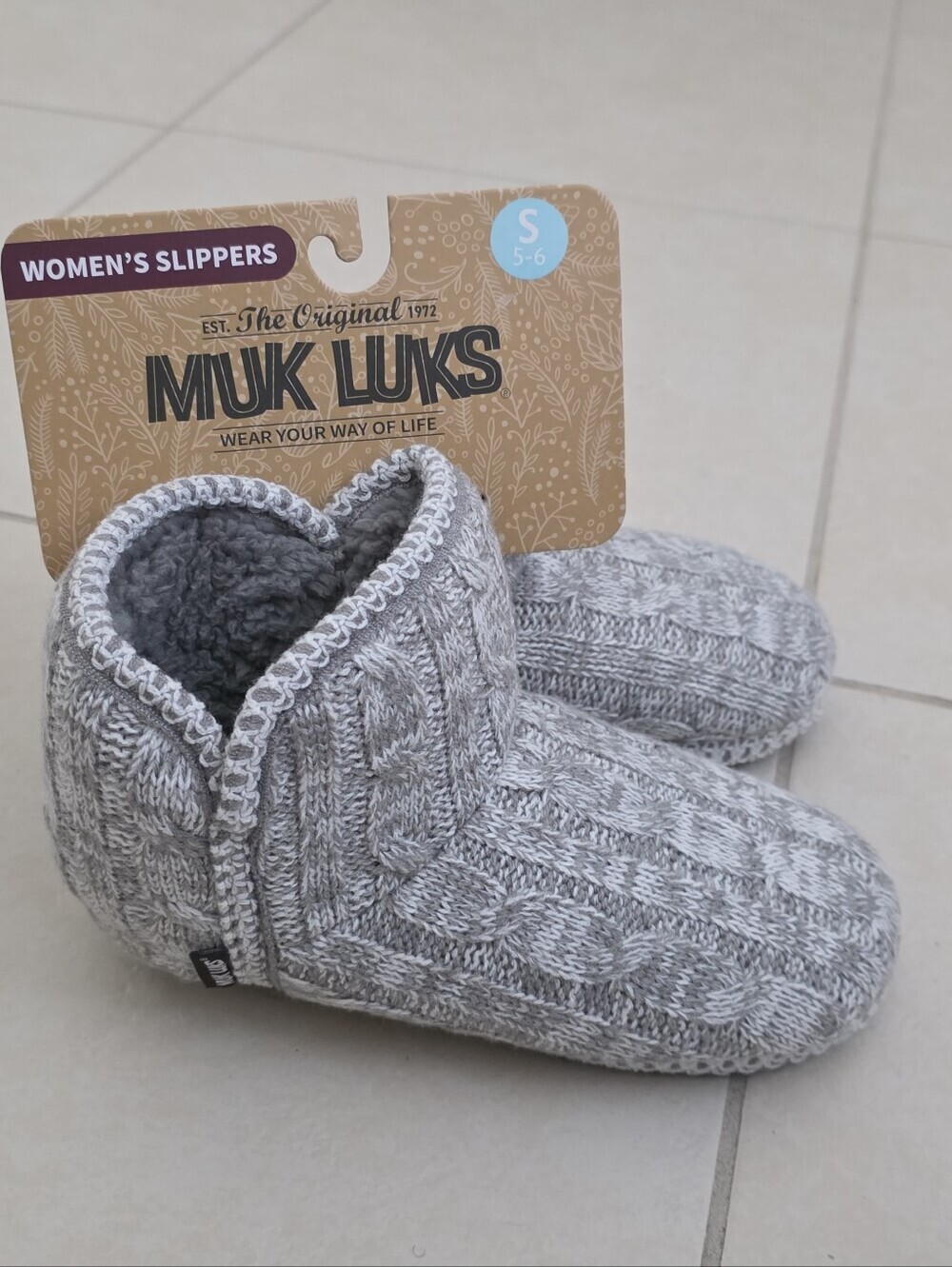 Muk Luks Light Gray Cable Knit Slipper Booties Small Size 5-6 - Picture 2 of 3